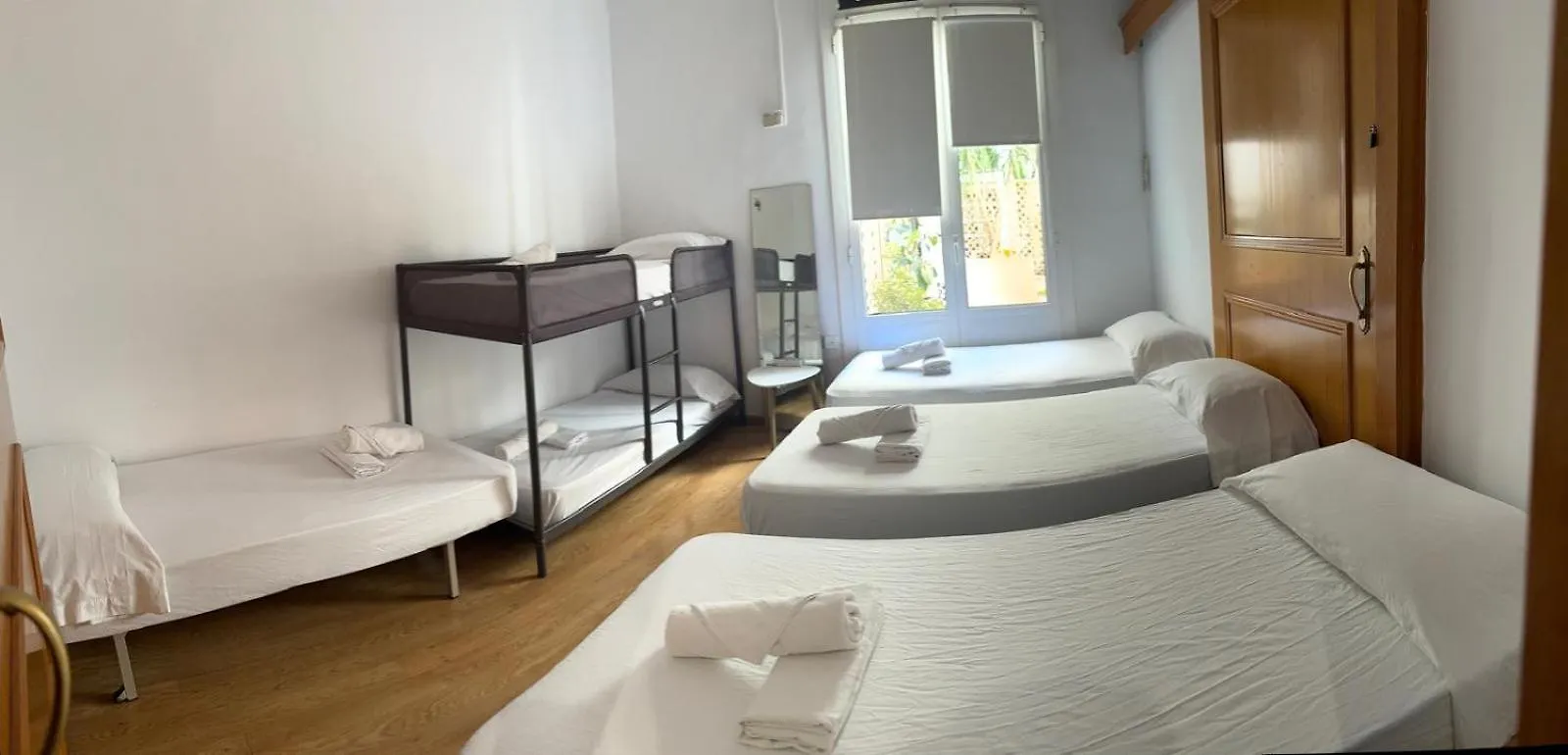 Hostal Habitacion Para Grupos Y Familias Hasta 8 Barcelona